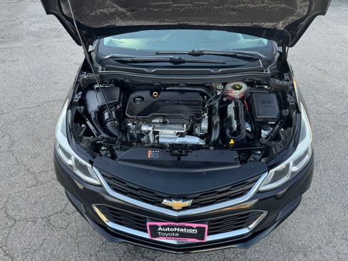 Used 2017 Chevrolet Cruze LS image 25