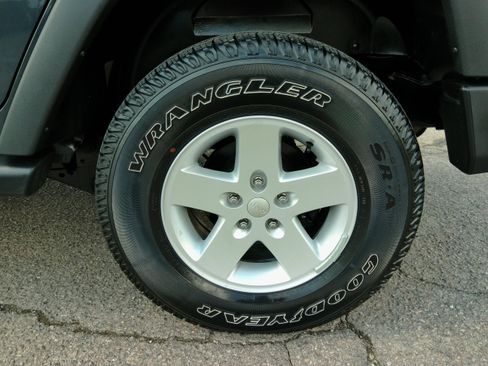 Used 2017 Jeep Wrangler Unlimited Sport S image 19