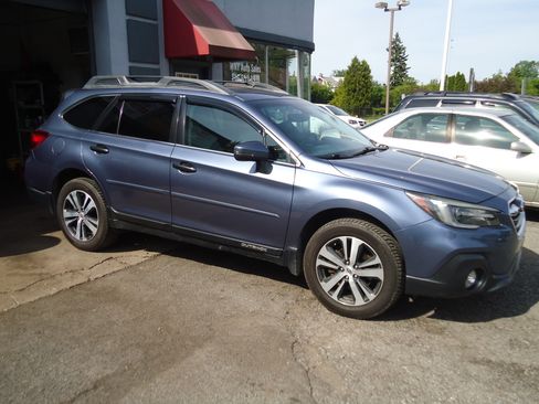 Used 2018 Subaru Outback 2.5i Limited AWD/4WD image 4