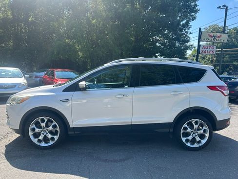 Used 2013 Ford Escape FWD Titanium image 2