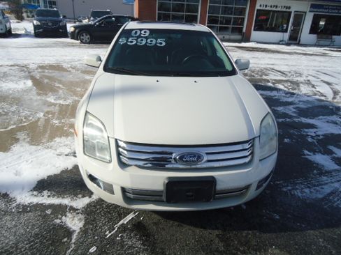 Used 2009 Ford Fusion SEL image 17