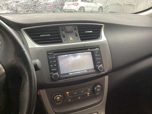 Used 2012 Nissan Sentra SR image 28