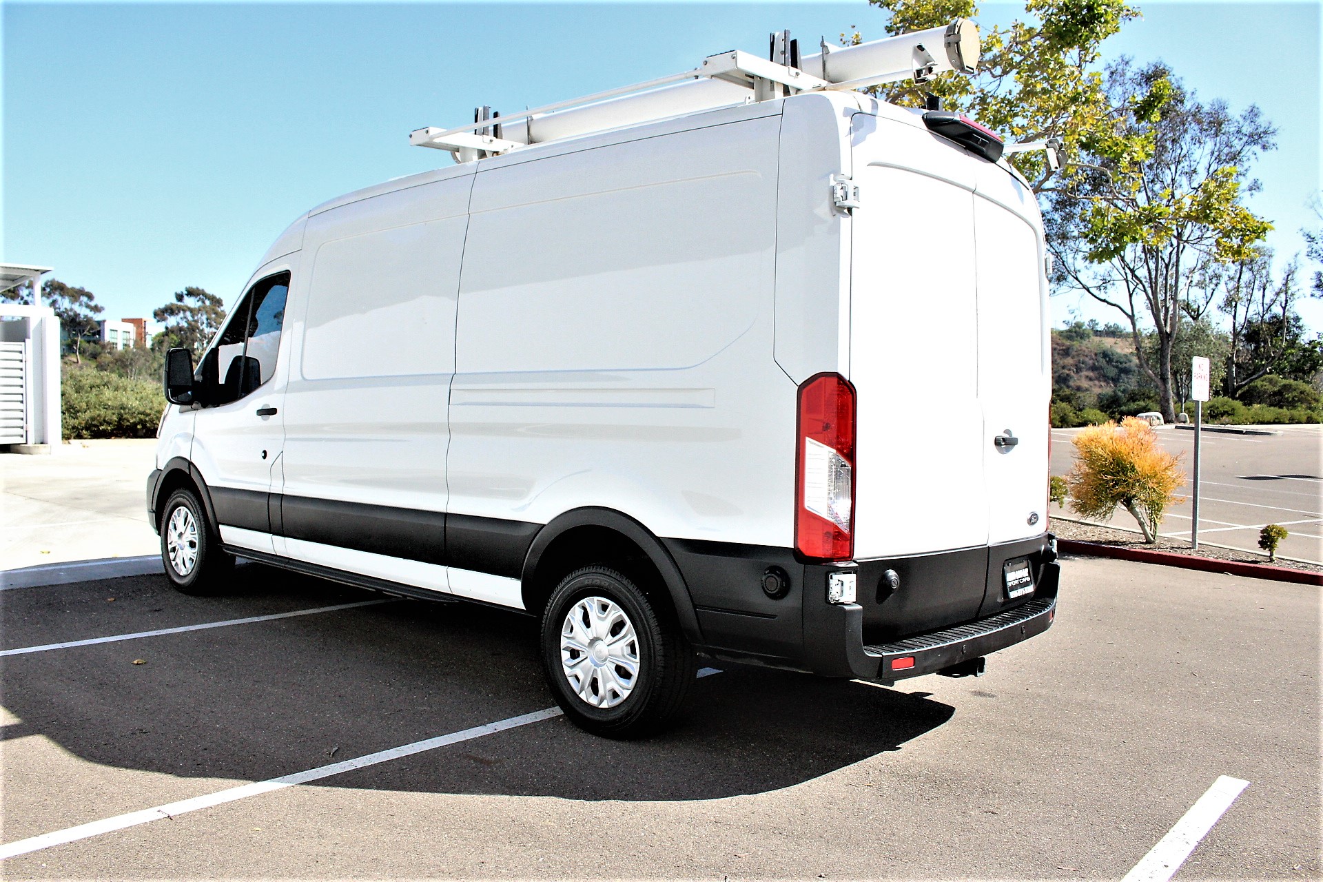 Used 2020 Ford Transit 250 Medium Roof RWD image 7