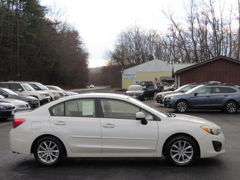 Used 2014 Subaru Impreza 2.0i Premium image 13