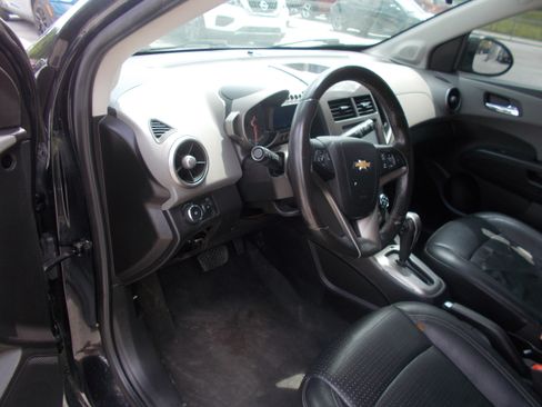 Used 2015 Chevrolet Sonic LTZ Hatchback FWD image 6