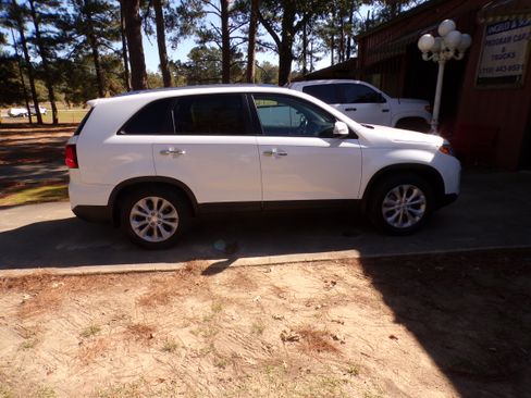 Used 2014 Kia Sorento EX-L image 8