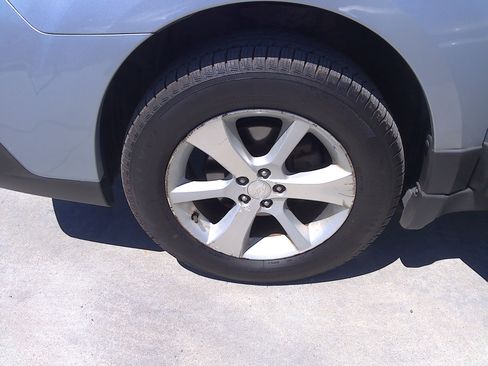 Used 2014 Subaru Outback 2.5i Limited AWD/4WD image 37