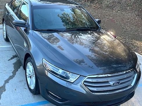 Used 2017 Ford Taurus SEL image 11