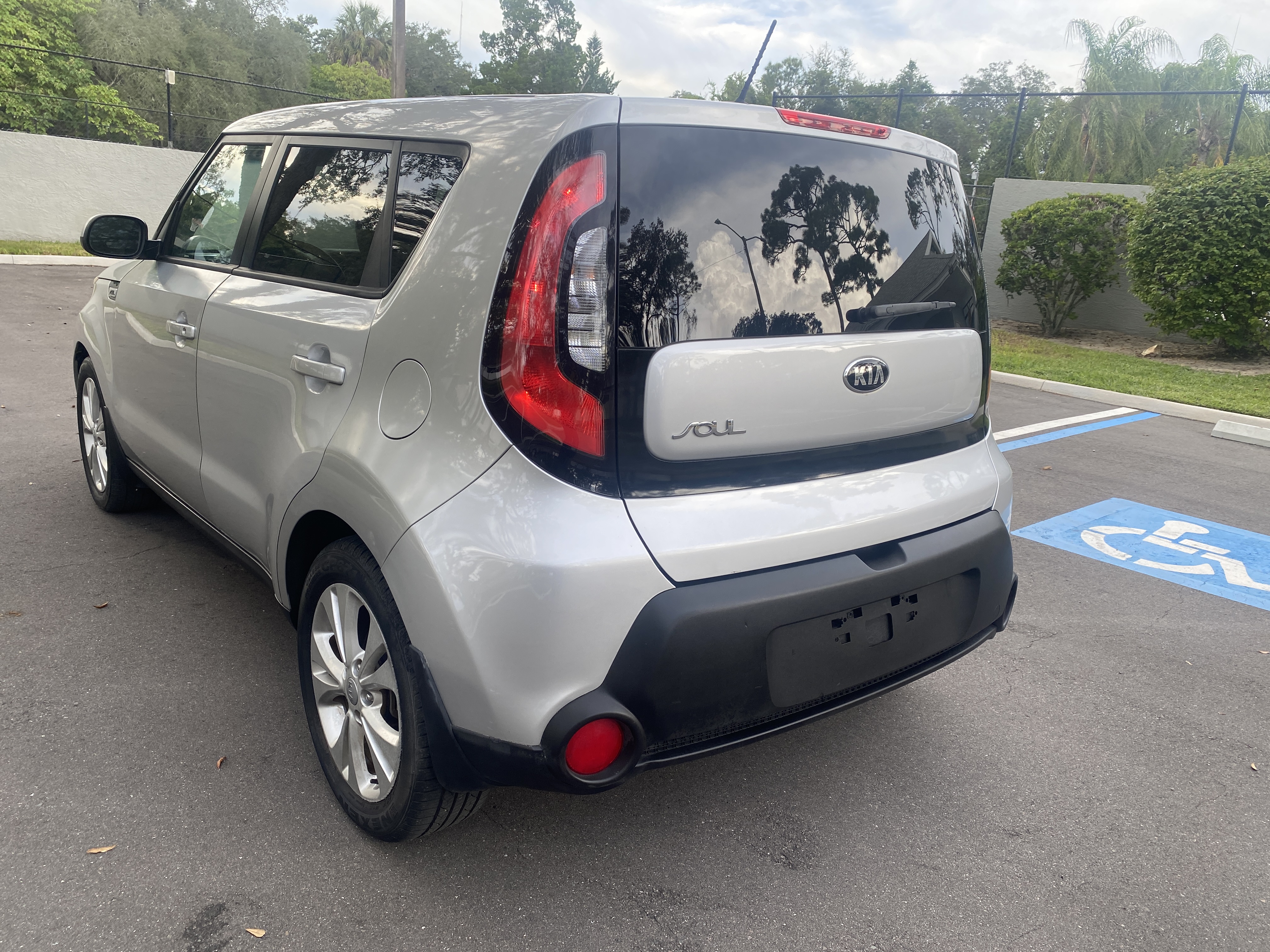 Used 2015 Kia Soul + FWD image 5