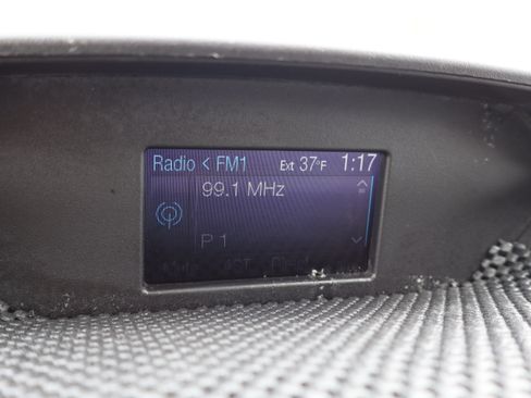 Used 2015 Ford Transit 150 XLT image 25