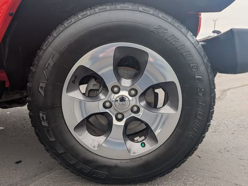 Used 2017 Jeep Wrangler Unlimited Sahara image 6