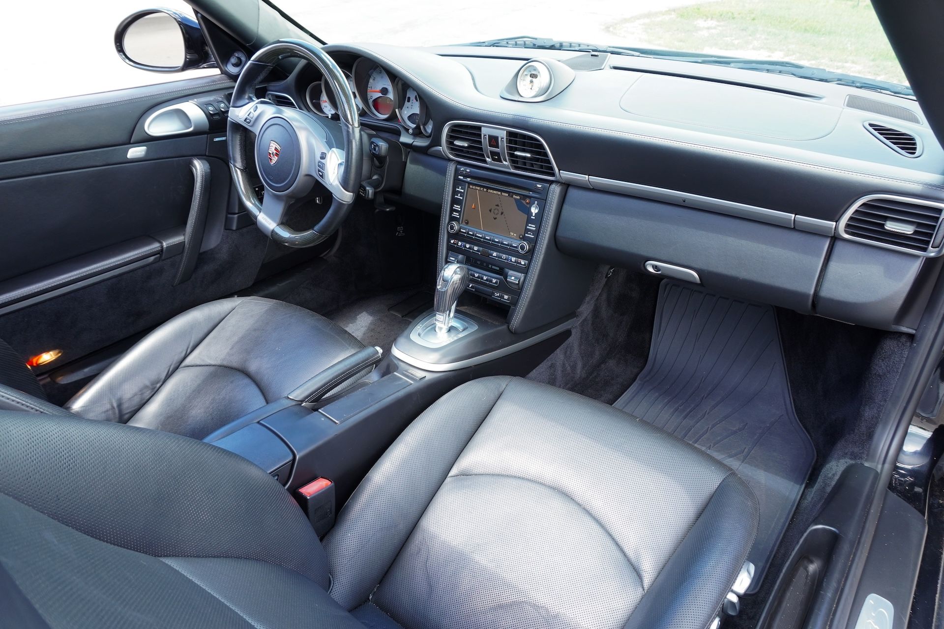 Used 2010 Porsche 911 Coupe AWD/4WD image 22