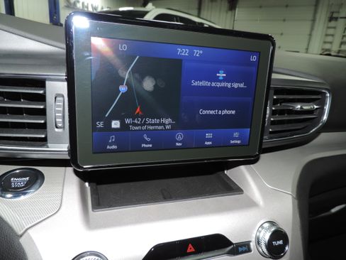 Used 2023 Ford Explorer XLT image 37