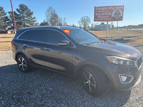 Used 2018 Kia Sorento EX image 4