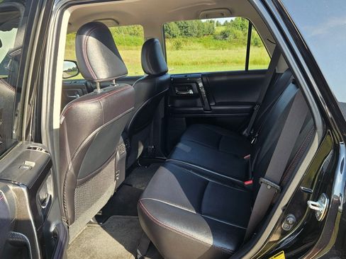 Used 2018 Toyota 4Runner 4WD image 14