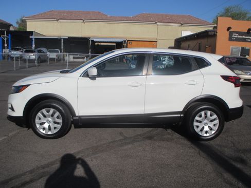 Used 2020 Nissan Rogue Sport FWD image 1