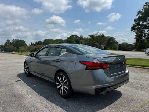 Used 2021 Nissan Altima 2.5 SR FWD image 5