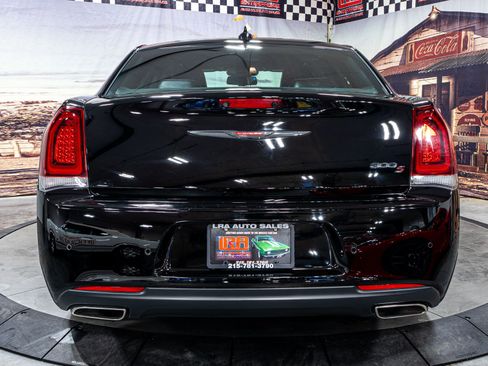 Used 2021 Chrysler 300 S image 4