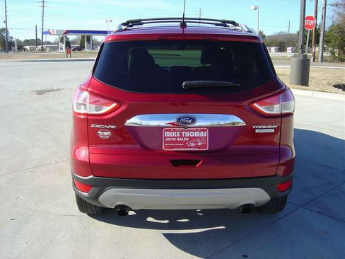 Used 2015 Ford Escape Titanium image 3