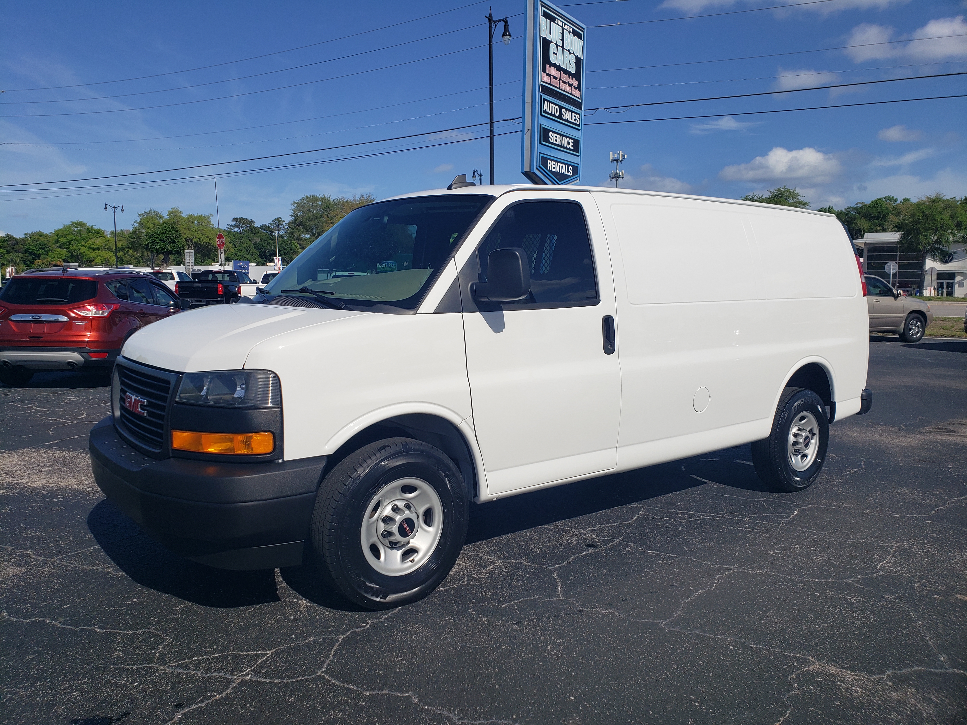 Used 2020 GMC Savana 2500 RWD image 1