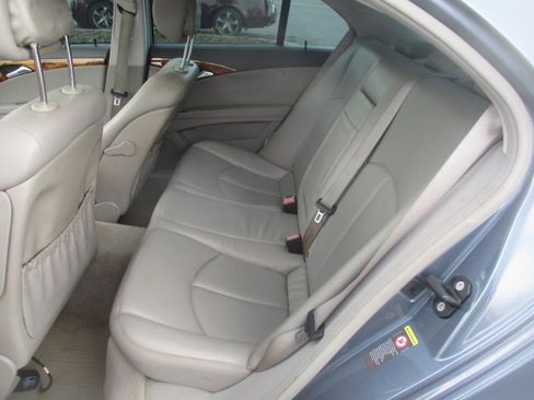 Used 2006 Mercedes-Benz E 350 Sedan image 11