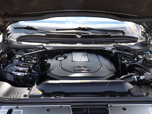 Used 2016 Land Rover Range Rover HSE image 38