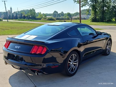 Used 2016 Ford Mustang GT image 7