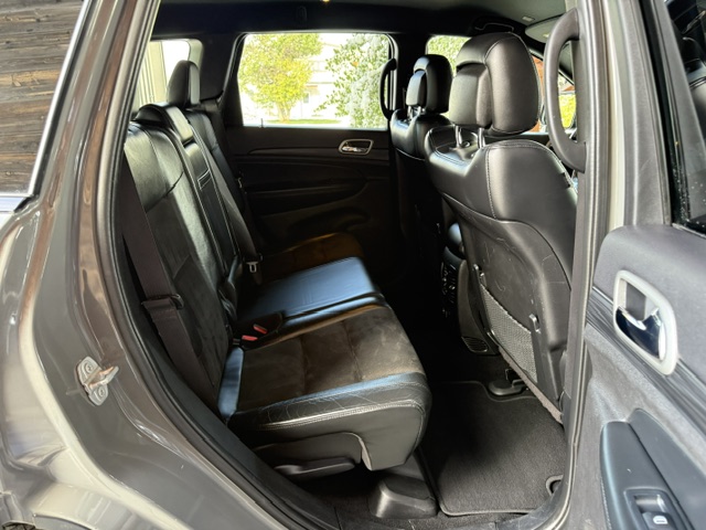 Used 2021 Jeep Grand Cherokee 4WD Laredo image 18