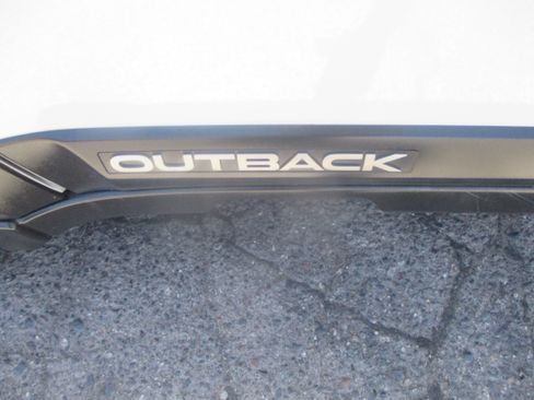 Used 2013 Subaru Outback 2.5i Limited AWD/4WD image 16