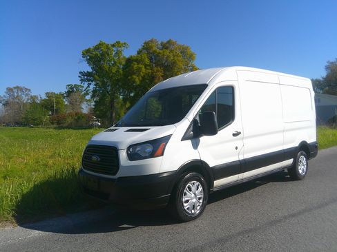 Used 2019 Ford Transit 150 XL image 1