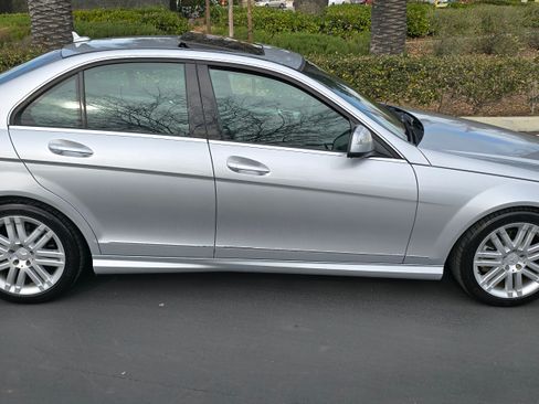 Used 2008 Mercedes-Benz C 300 Sport image 27