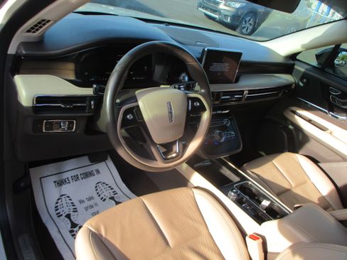 Used 2022 Lincoln Corsair Reserve FWD image 10