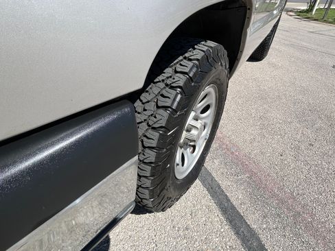 Used 2004 Chevrolet Silverado 1500 LS image 19