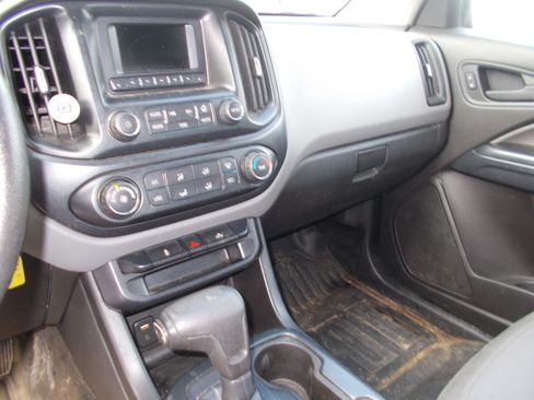 Used 2015 Chevrolet Colorado W/T image 8