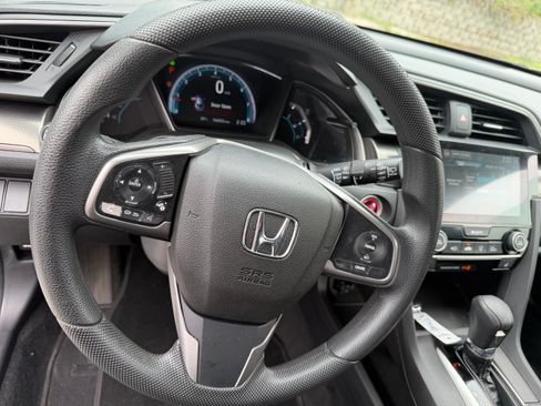 Used 2018 Honda Civic EX Hatchback image 18