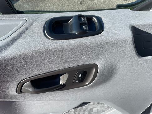 Used 2018 Ford Transit 250 image 12