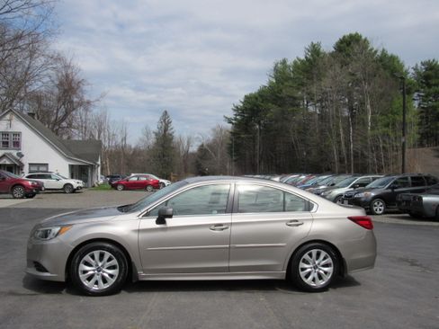 Used 2016 Subaru Legacy 2.5i Premium image 3