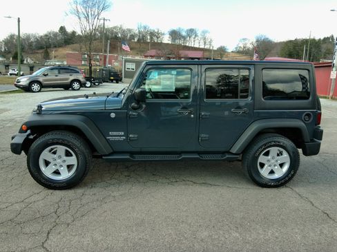 Used 2017 Jeep Wrangler Unlimited Sport S image 9
