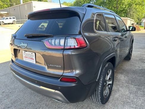 Used 2022 Jeep Cherokee Limited image 3