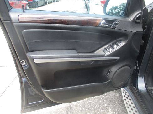 Used 2010 Mercedes-Benz ML 350 image 12
