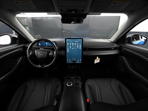 Used 2022 Ford Mustang Mach-E Premium image 18