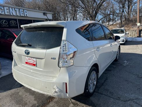 Used 2013 Toyota Prius V Three image 5