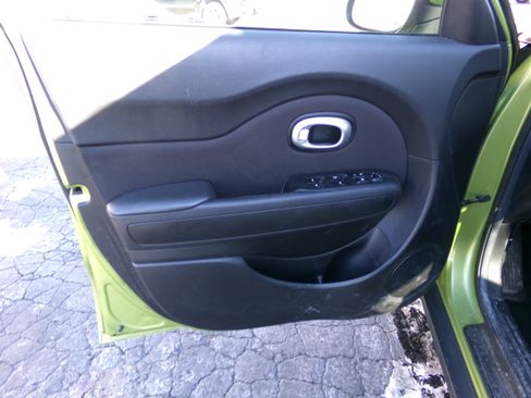 Used 2015 Kia Soul image 9