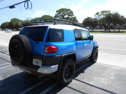 Used 2007 Toyota FJ Cruiser 2WD image 5