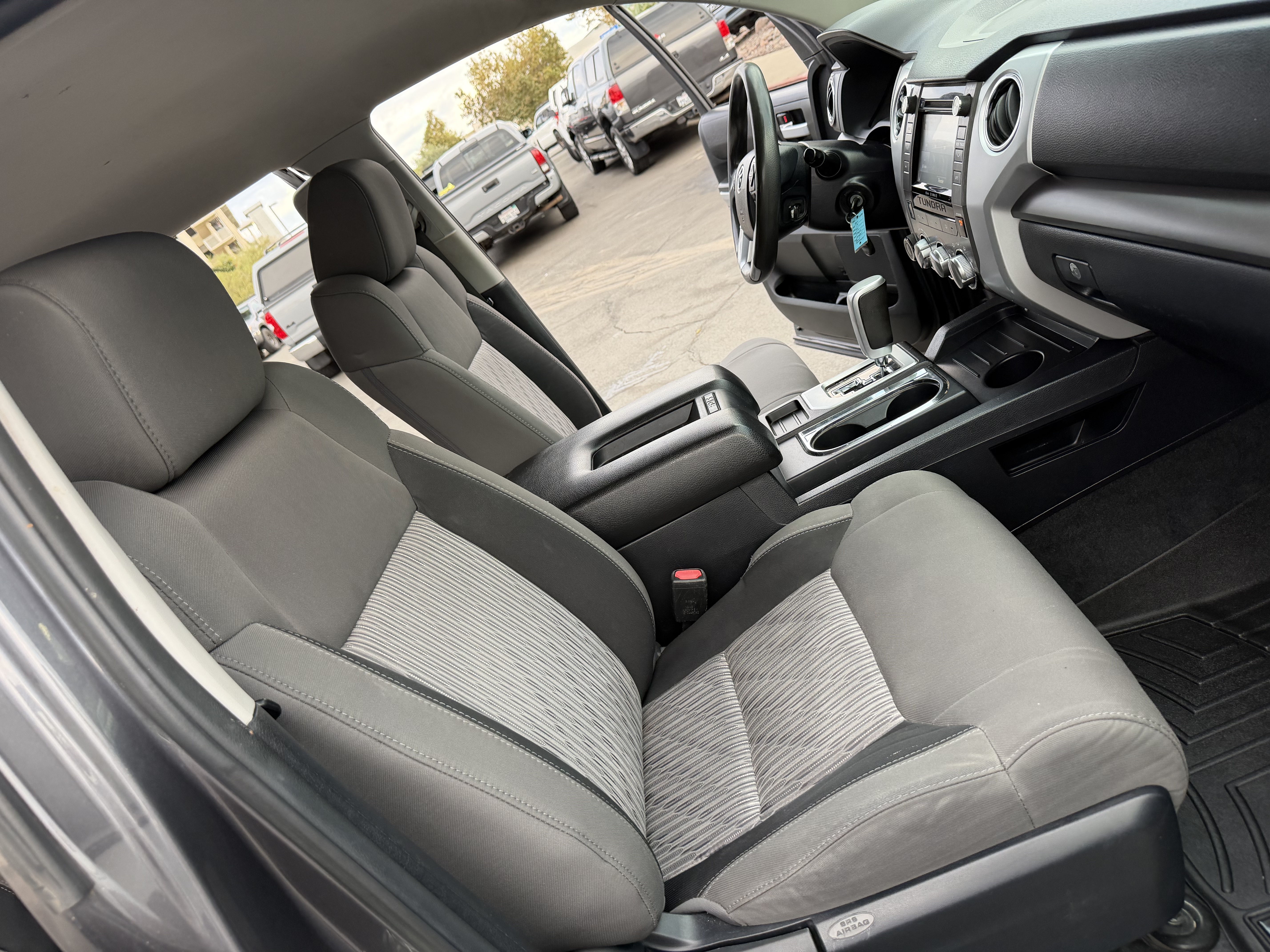 Used 2017 Toyota Tundra 4x4 CrewMax SR5 image 26