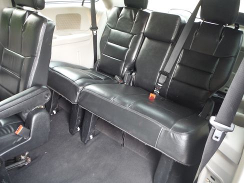 Used 2014 Dodge Grand Caravan SXT FWD image 10