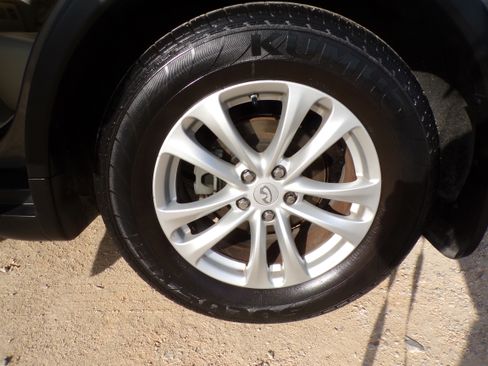 Used 2014 INFINITI QX70 image 9