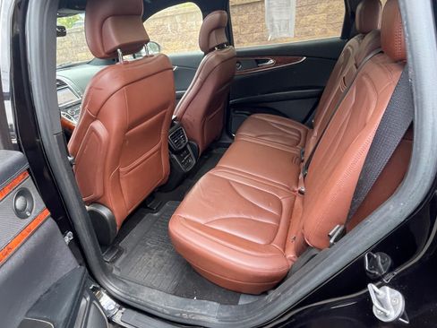 Used 2019 Lincoln Nautilus Reserve image 15