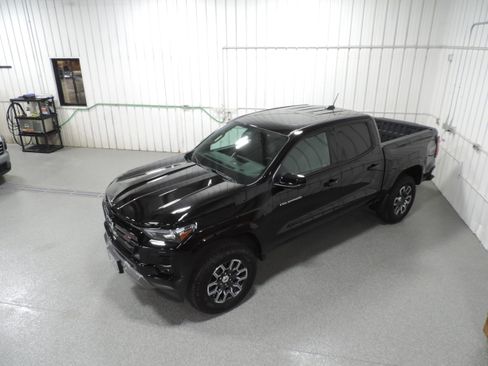 Used 2023 Chevrolet Colorado Z71 image 12