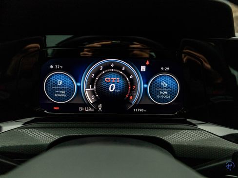 Used 2024 Volkswagen GTI SE image 34